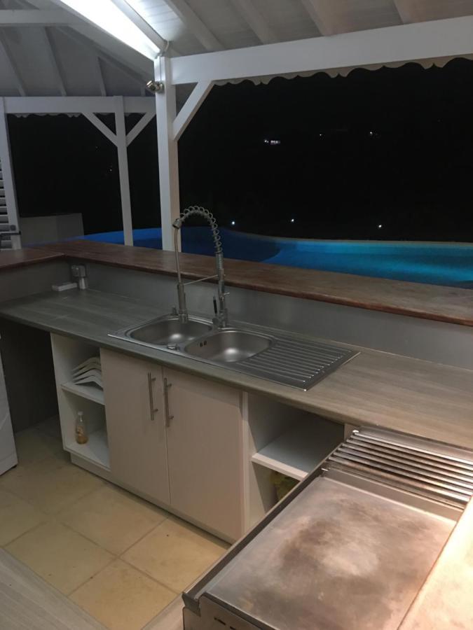 La Villa De Christian Baie-Mahault Bagian luar foto